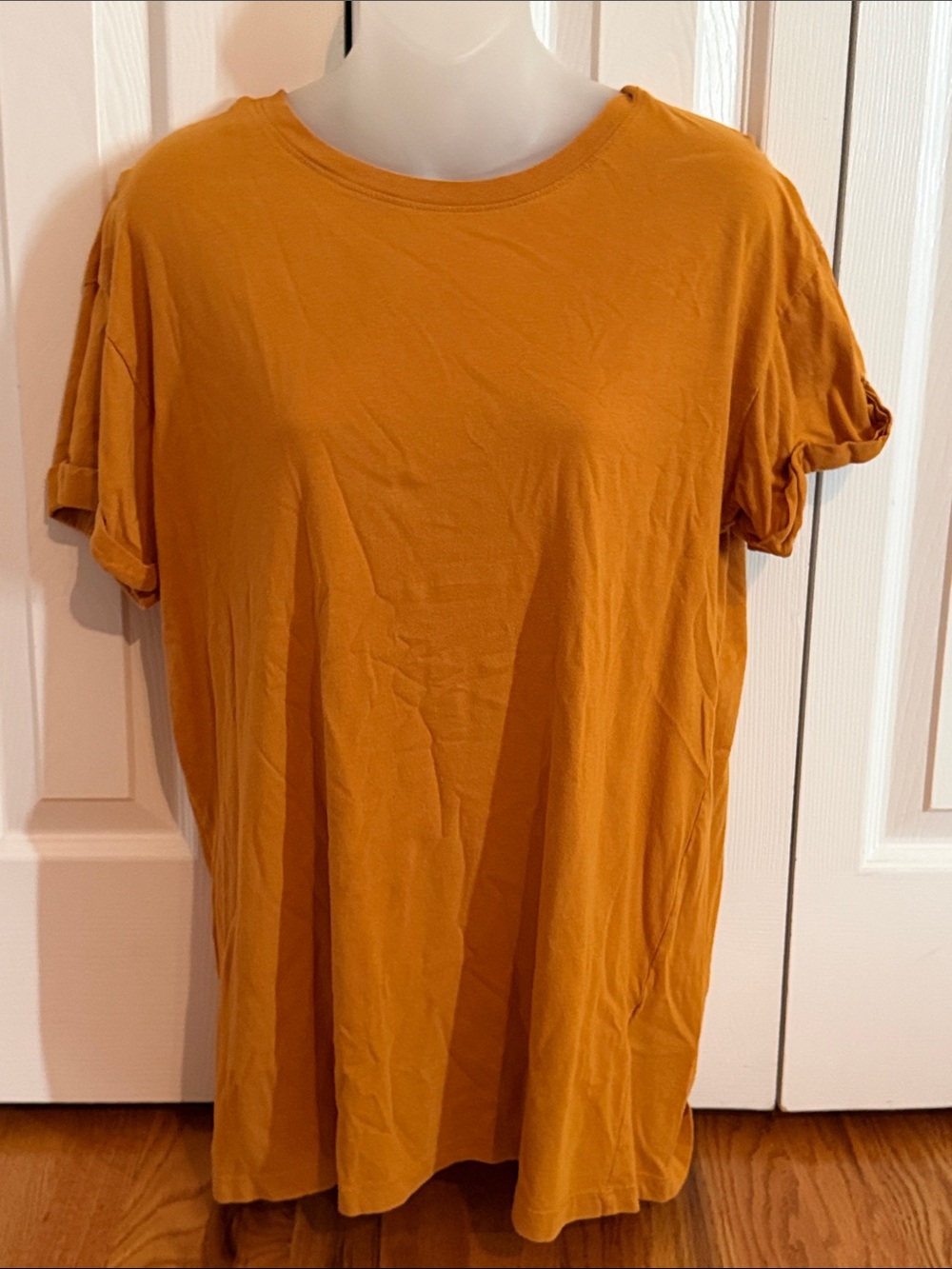 H&M divided Short Sleeve Crew Neck Tee in Mustard Gold Small S